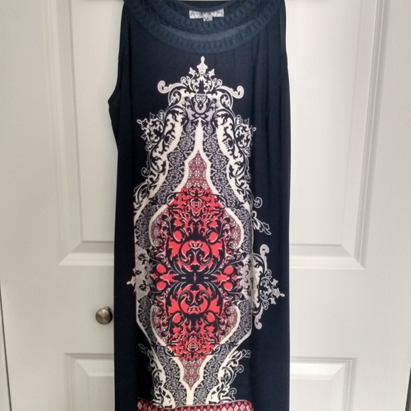 Dress - Picture 1 of 4